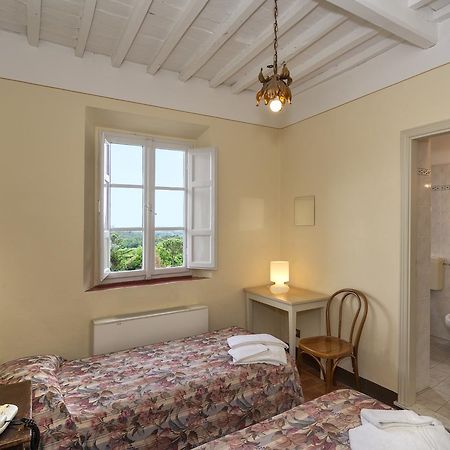 Hotel Casa Diocesana Di Лука Екстериор снимка