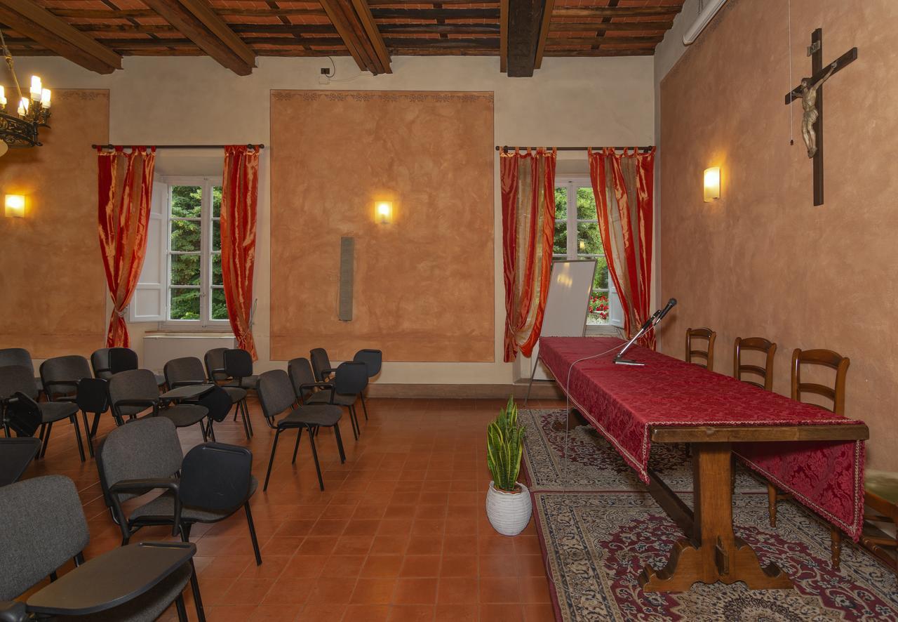 Hotel Casa Diocesana Di Лука Екстериор снимка