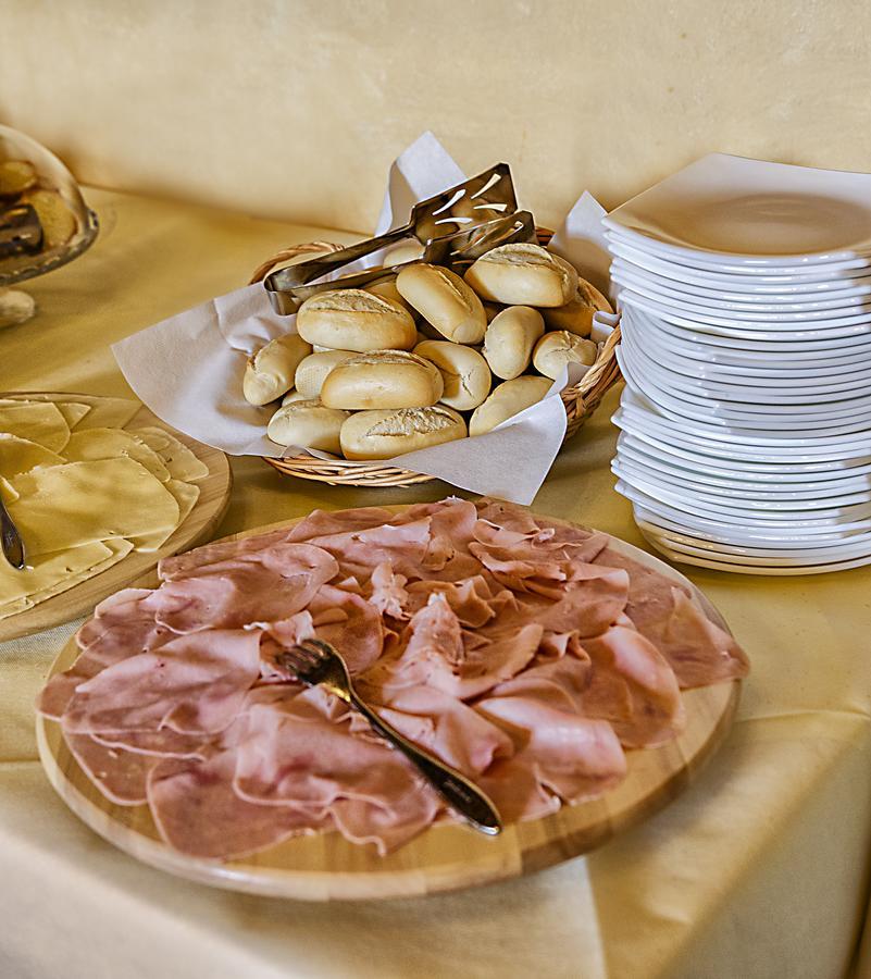 Hotel Casa Diocesana Di Лука Екстериор снимка