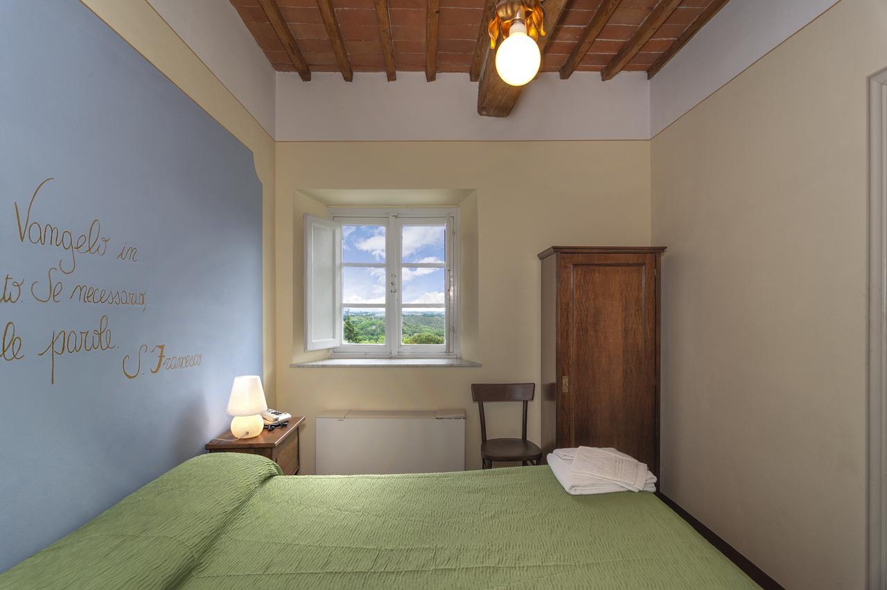 Hotel Casa Diocesana Di Лука Екстериор снимка