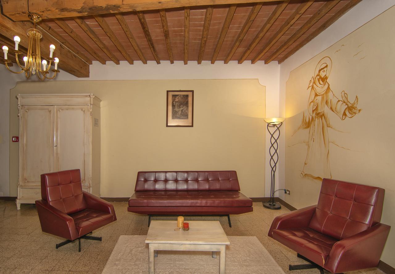 Hotel Casa Diocesana Di Лука Екстериор снимка
