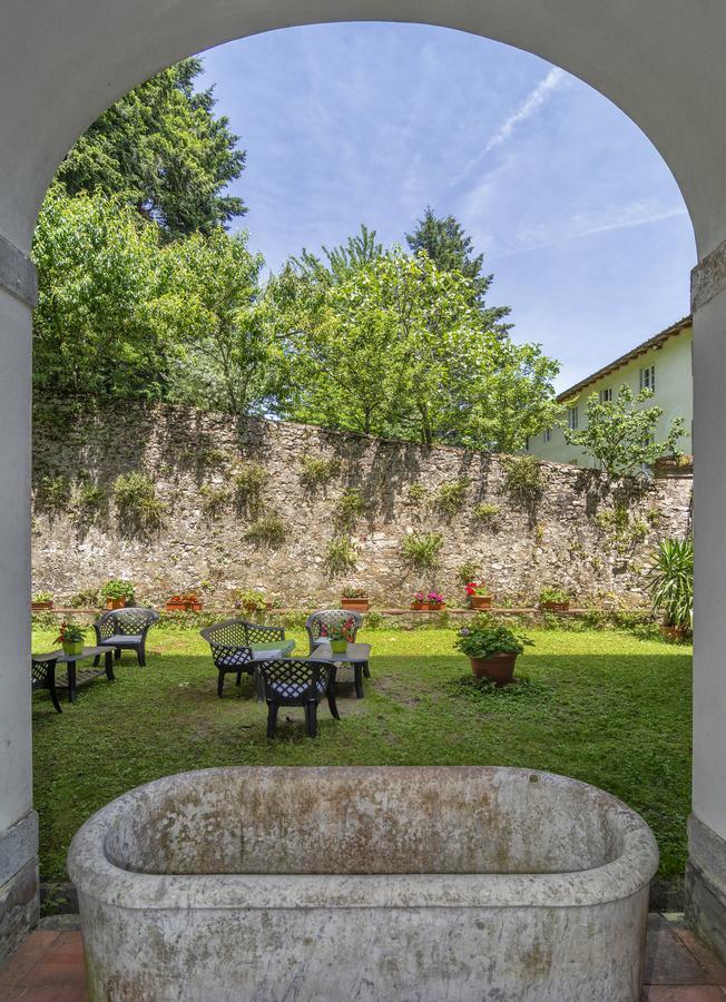 Hotel Casa Diocesana Di Лука Екстериор снимка